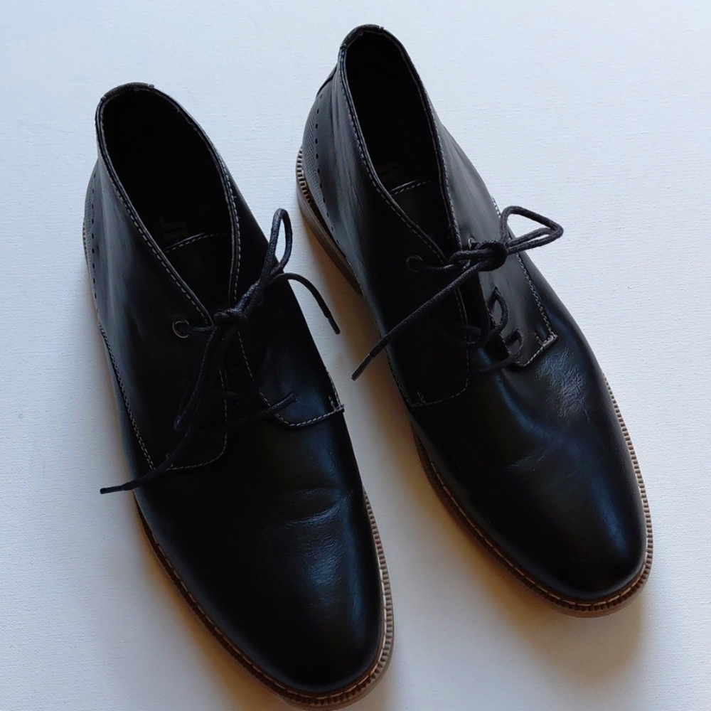 JF J. FERRAR Men's Black Leather Memory Foam Chukka  Boot - 9.5M